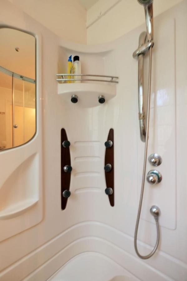 Lebeauregare Apartment Лил Екстериор снимка